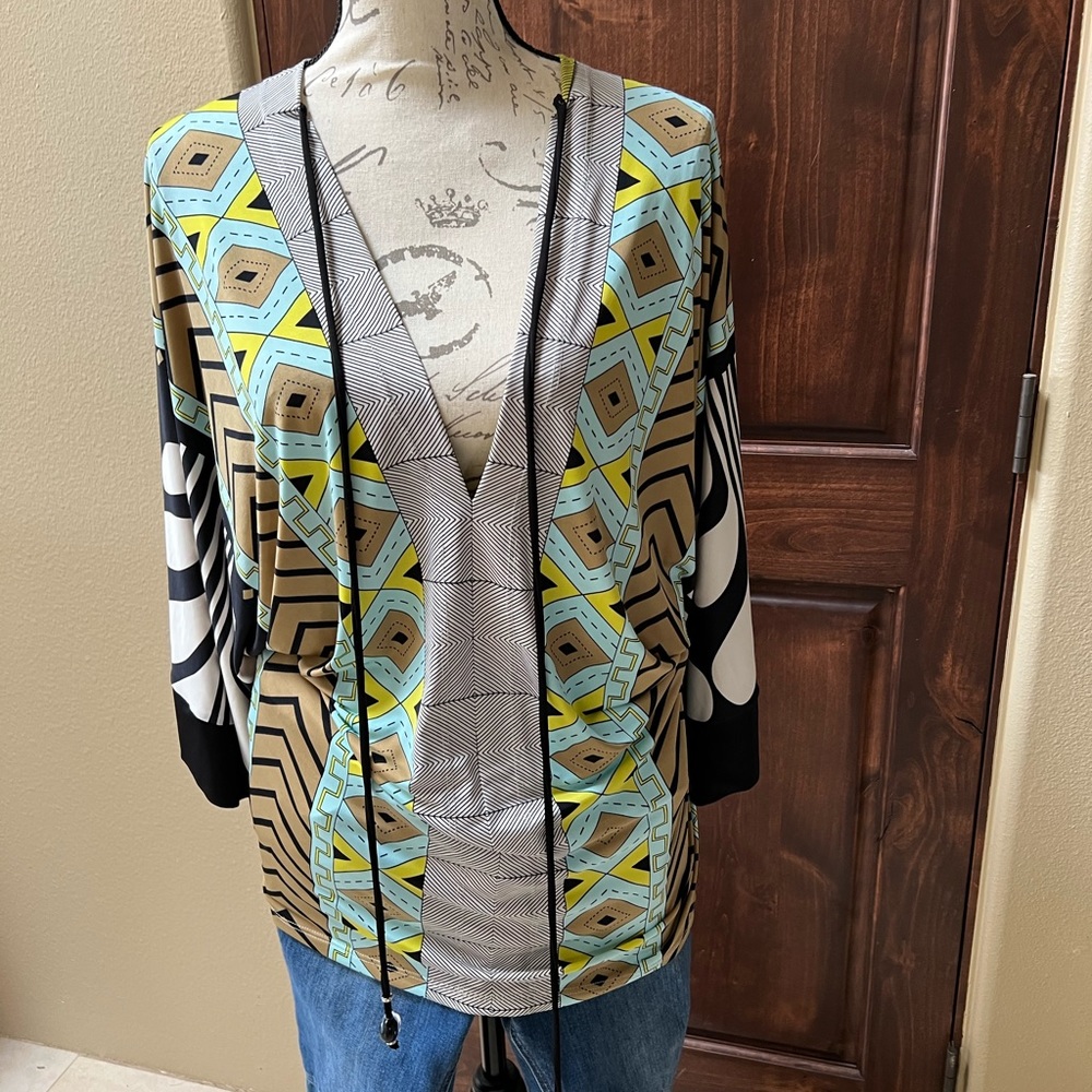 Analili gorgeous silky blouse M/L size NWOT